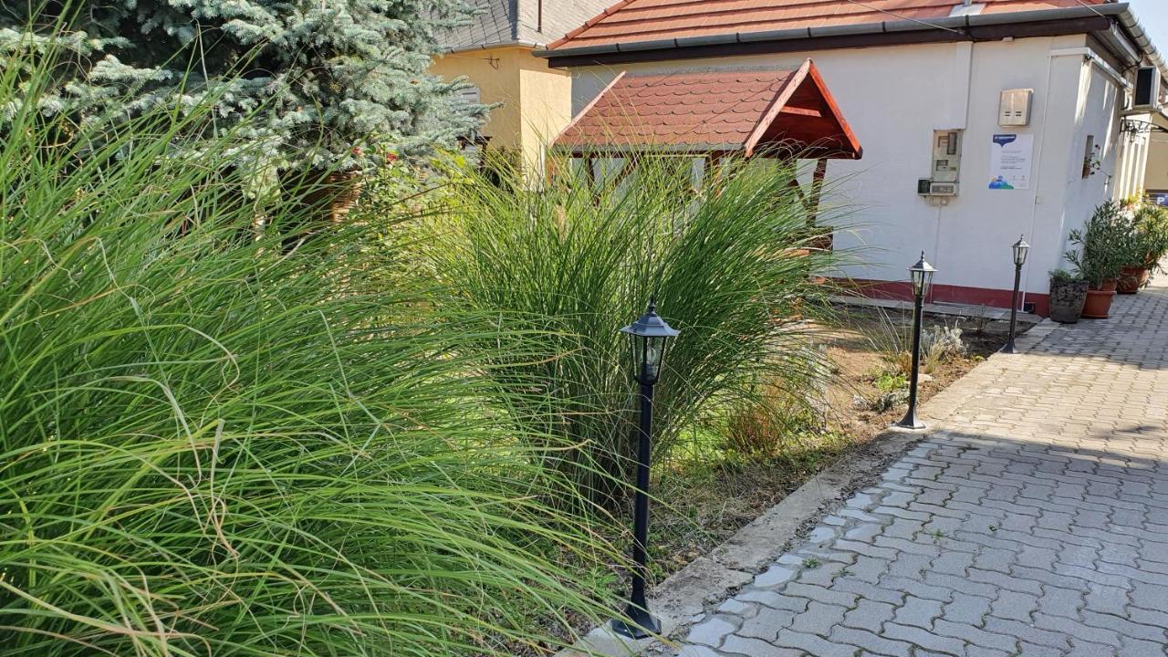 Ruttkai Vendeghaz Apartment Szekesfehervar Exterior photo