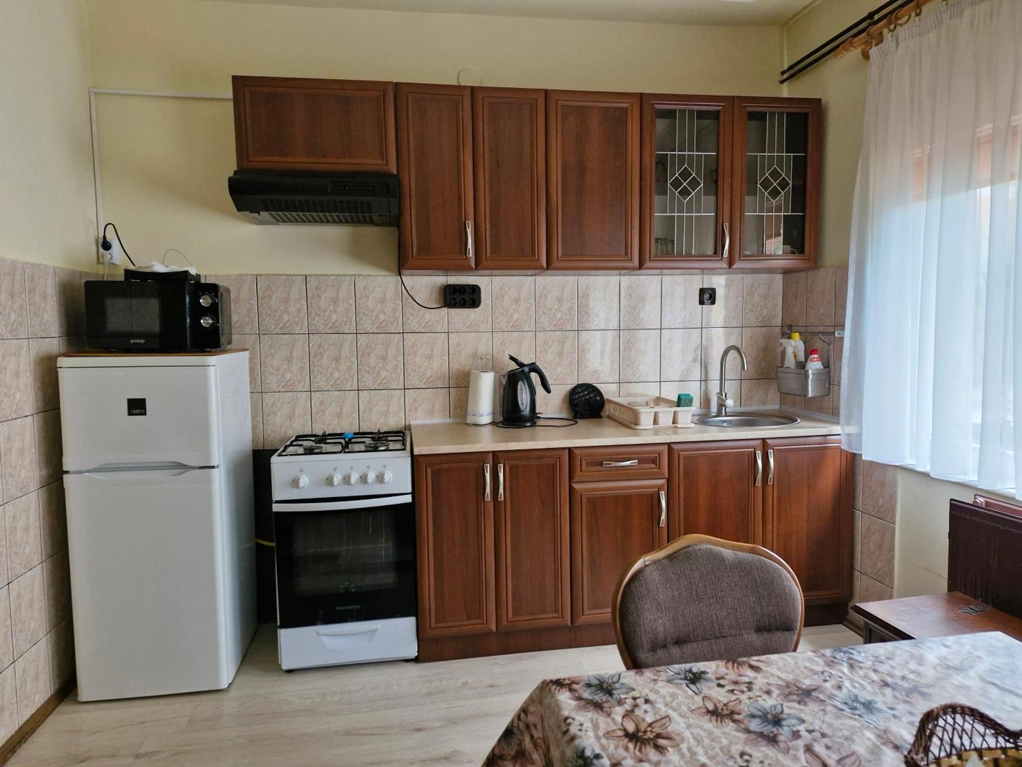 Ruttkai Vendeghaz Apartment Szekesfehervar Exterior photo