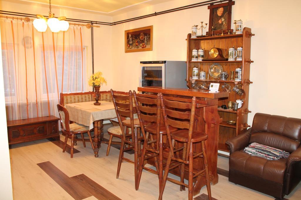 Ruttkai Vendeghaz Apartment Szekesfehervar Exterior photo